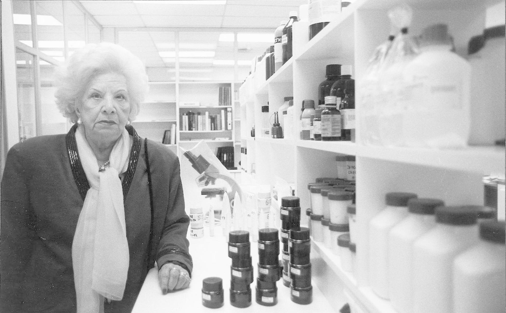 Carmen Vidal, fundadora de Germaine de Capuccini, en el laboratorio de la compañía.