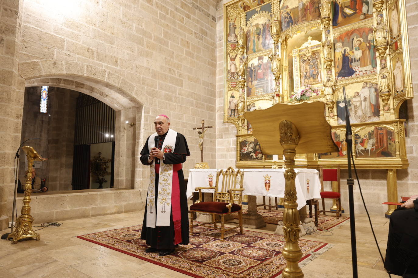 El nuevo arzobispo de Valencia ha visitado el monasterio de El Puig. 