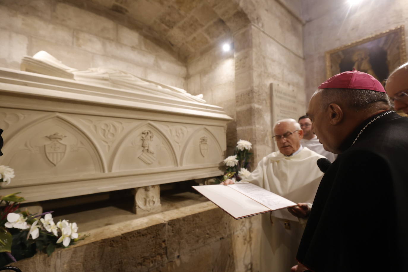 El nuevo arzobispo de Valencia ha visitado el monasterio de El Puig. 