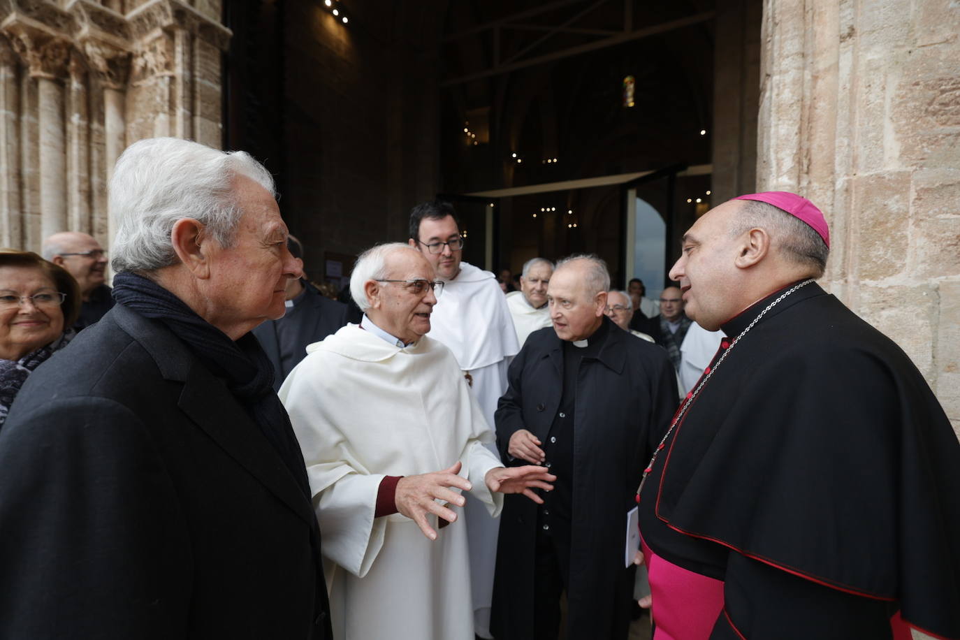 El nuevo arzobispo de Valencia ha visitado el monasterio de El Puig. 