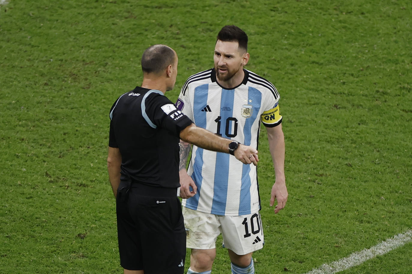 Messi arremete contra Mateu Lahoz, el árbitro del Países Bajos - Argentina 