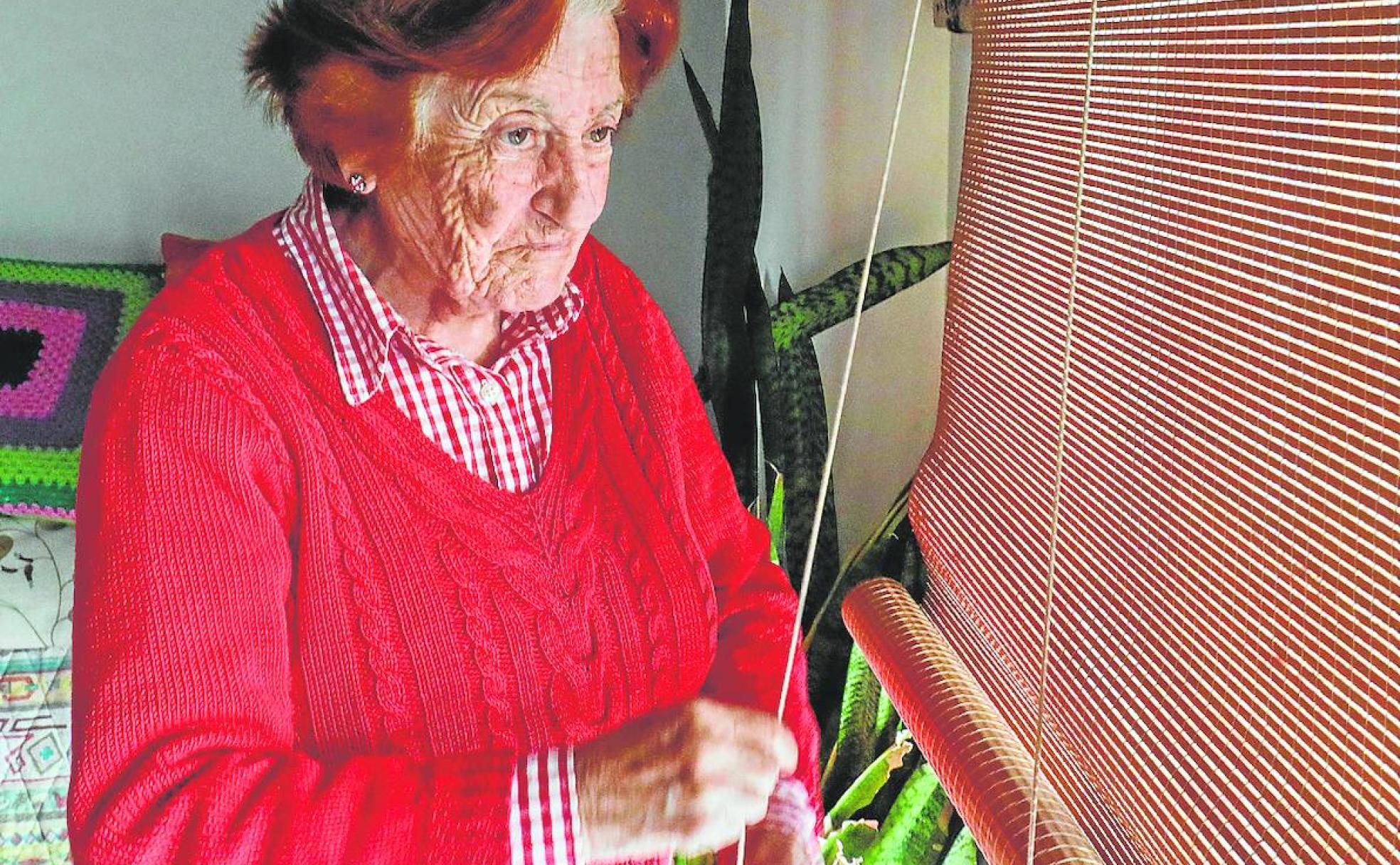 Nostalgia. María Jiménez junto a una de las ventanas de su casa. 