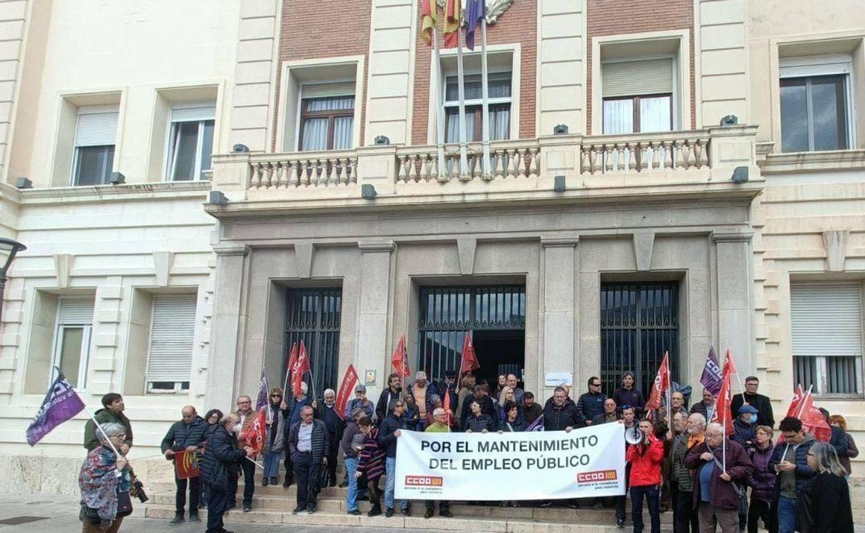 Protesta en las puertas de las oficinas del Consorcio. 