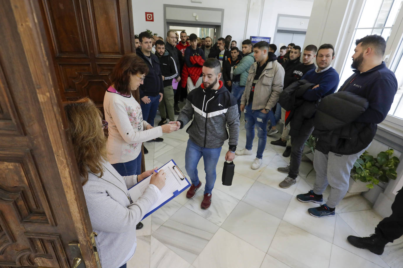 Fotos: Así ha sido el examen para portero de discoteca en Valencia