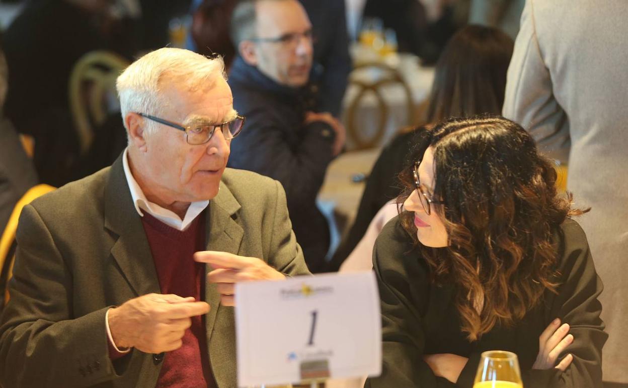 El alcalde Ribó, con la vicepresidenta Mas, en el desayuno de Forum Europa. 