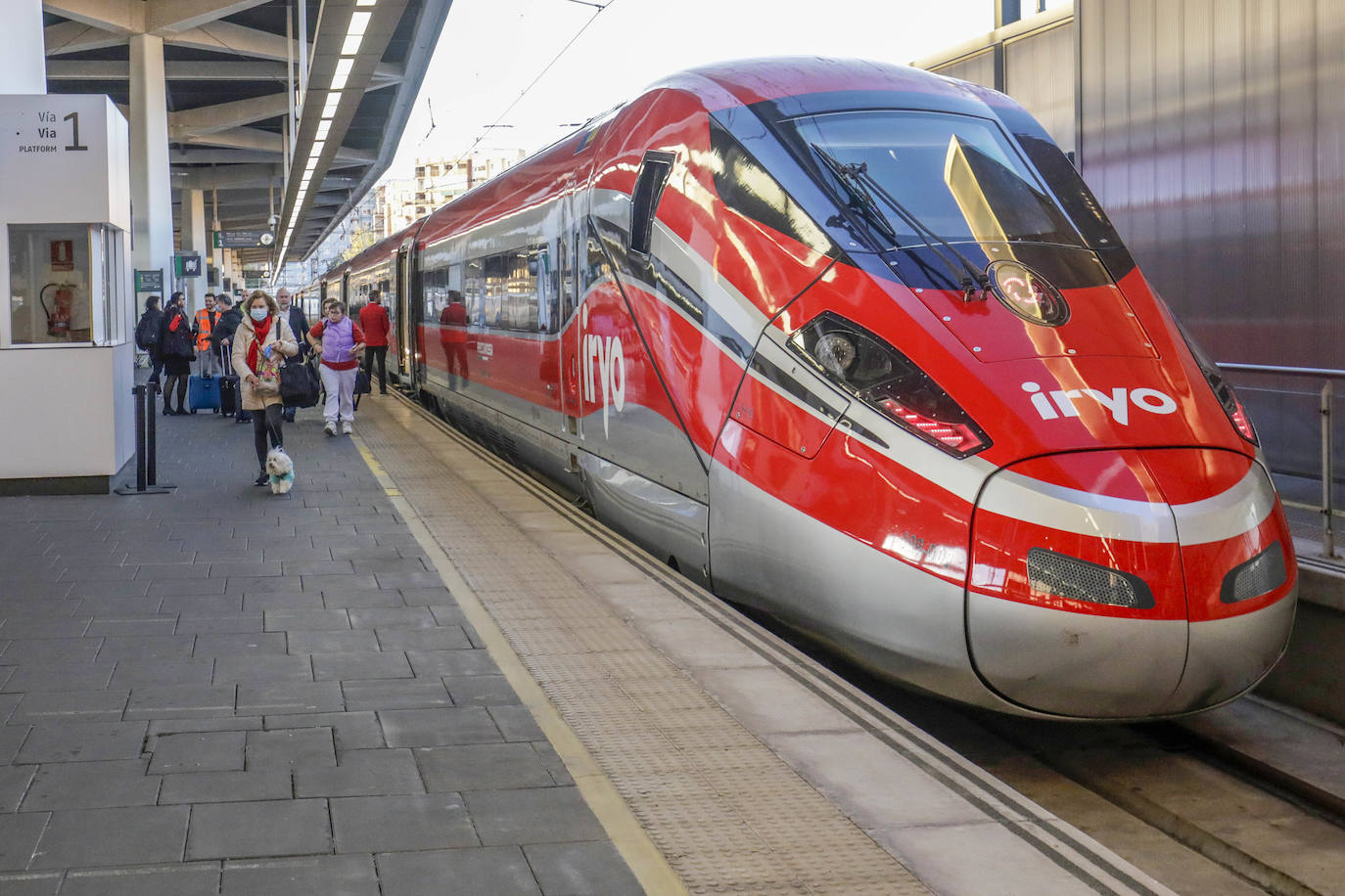 Fotos: Llegada del primer tren comercial de Iryo en el trayecto Madrid-Valencia