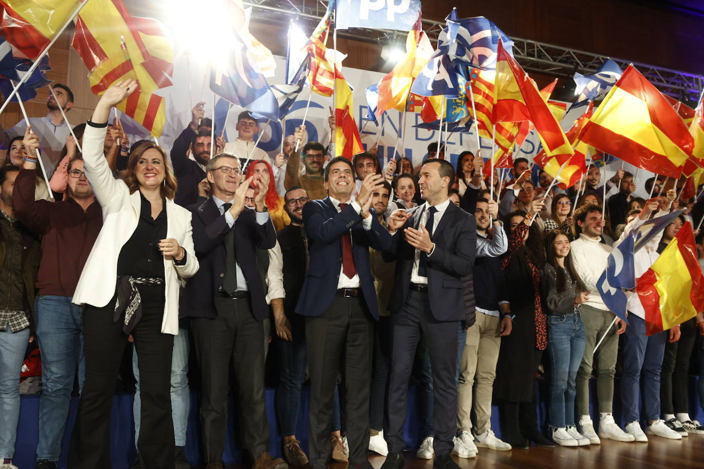 Fotos: Las mejores imágenes del mitín del PP en Valencia