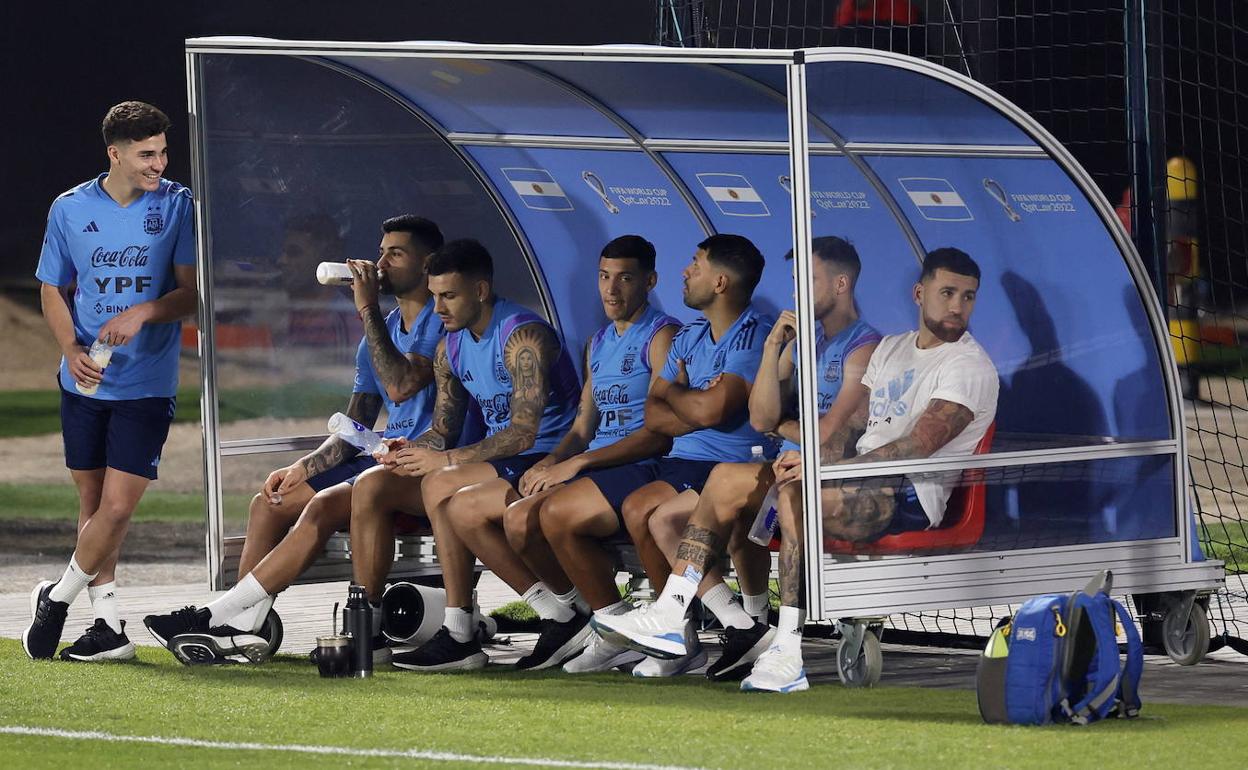 Jugadores de la albiceleste en un entrenamiento. 