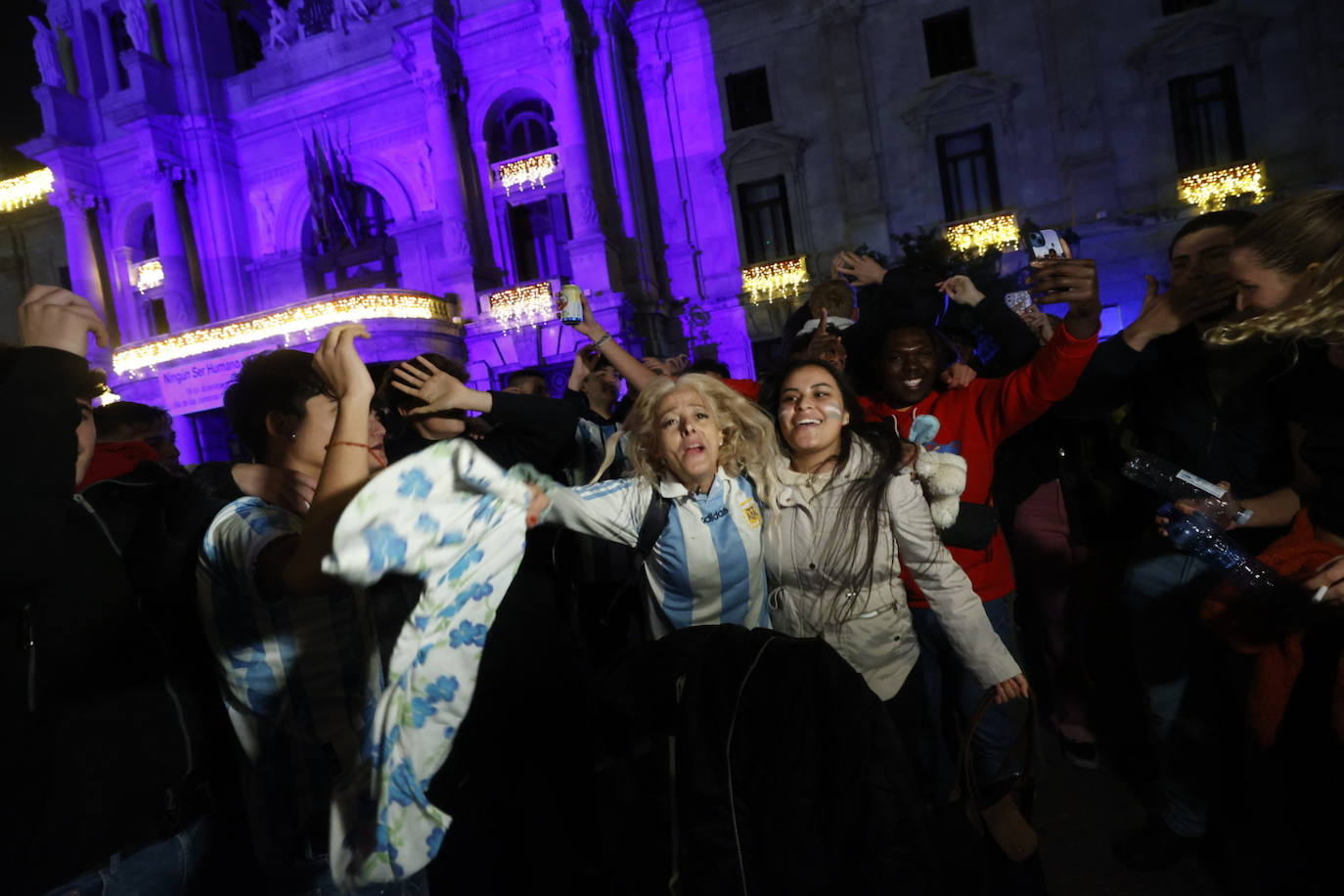 Fotos: Los argentinos celebran en Valencia la victoria del Mundial