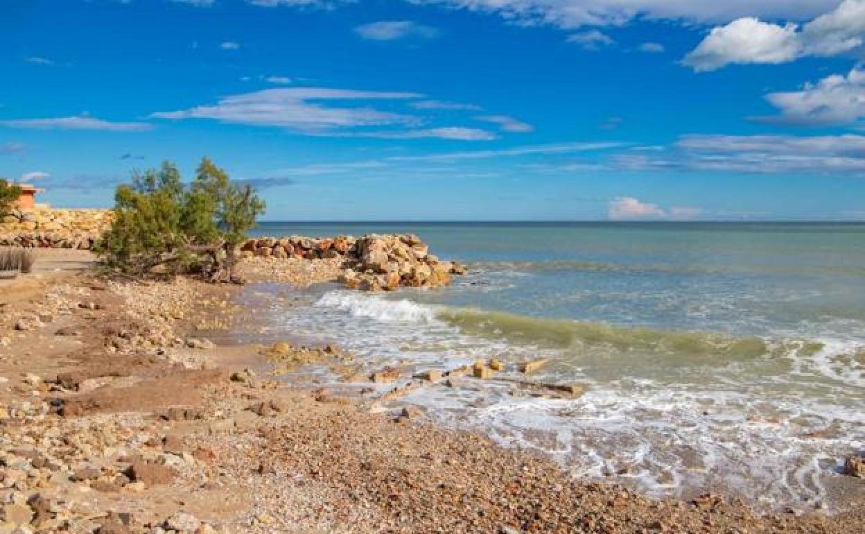 Las playas del sur de Cullera son las más afectadas por la regresión. 