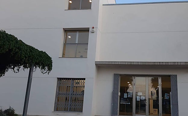 Fachada del centro juvenil de Nazaret. 