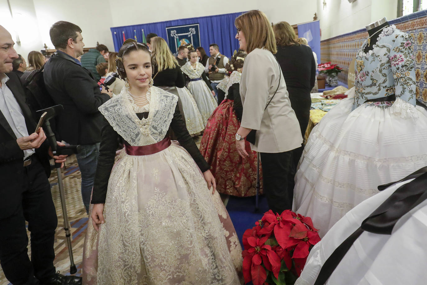 Fotos: Las cortes estrenan el segundo traje del ajuar fallero