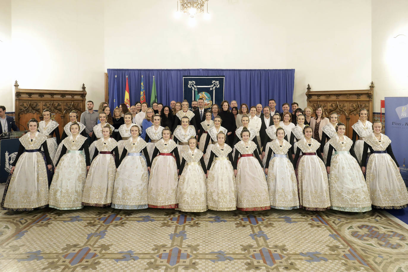 Fotos: Las cortes estrenan el segundo traje del ajuar fallero