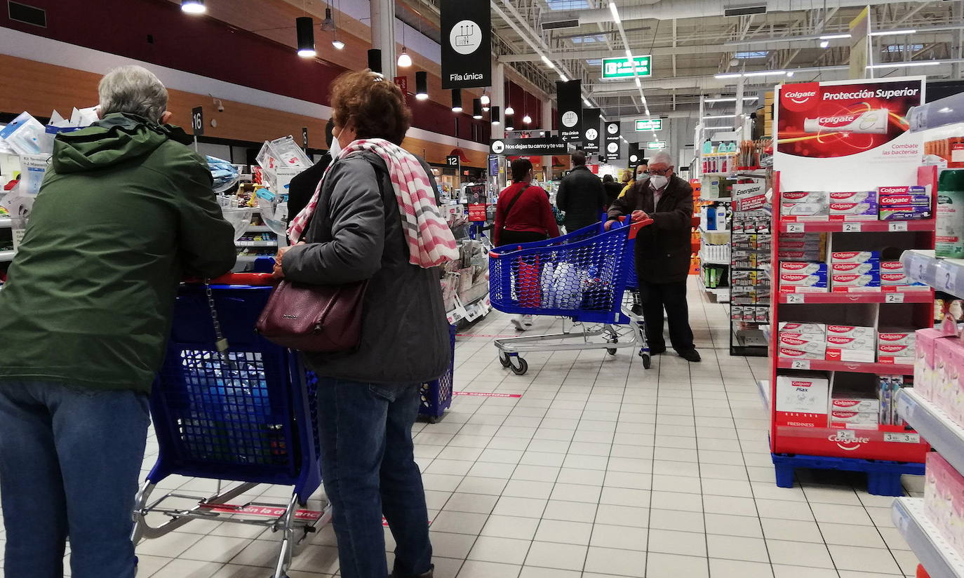 ¿A qué hora cierran en Nochebuena Carrefour, Lidl, Aldi, Alcampo, Eroski y el Corte Inglés?