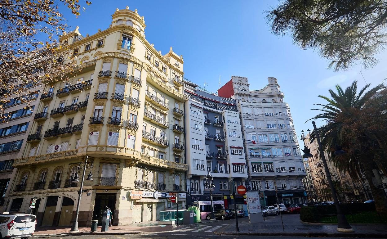 Edificios de la plaza de Canovas, una de las zonas más exclusivas de la ciudad de Valencia.