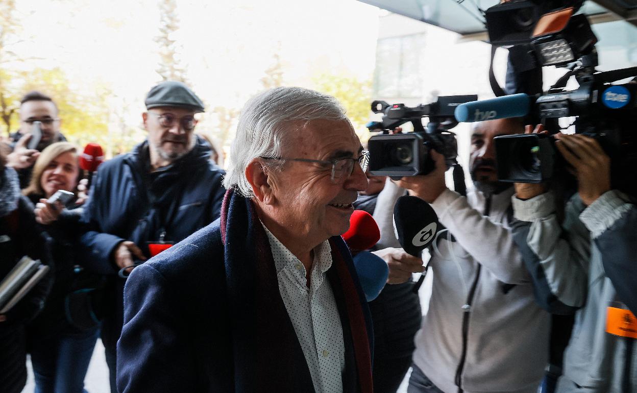 Josep Maria Cataluña, a su entrada a la Ciudad de la Justicia. 