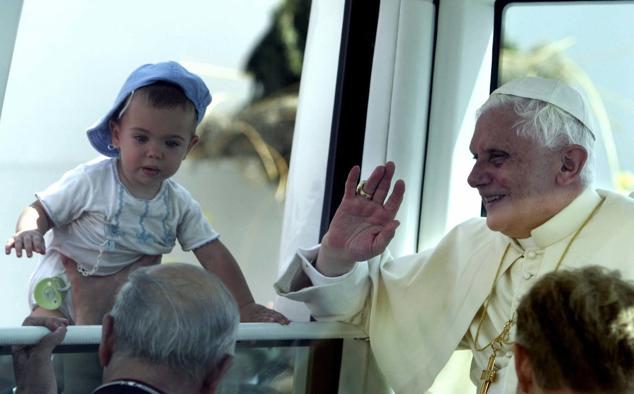 Fotos: El Papa Benedicto XVI en Valencia en el año 2006