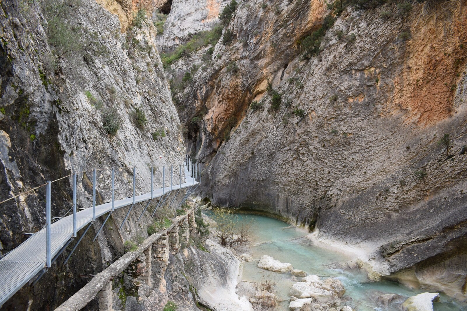 Alquézar (Huesca). Pasarelas sobre el Río Vero