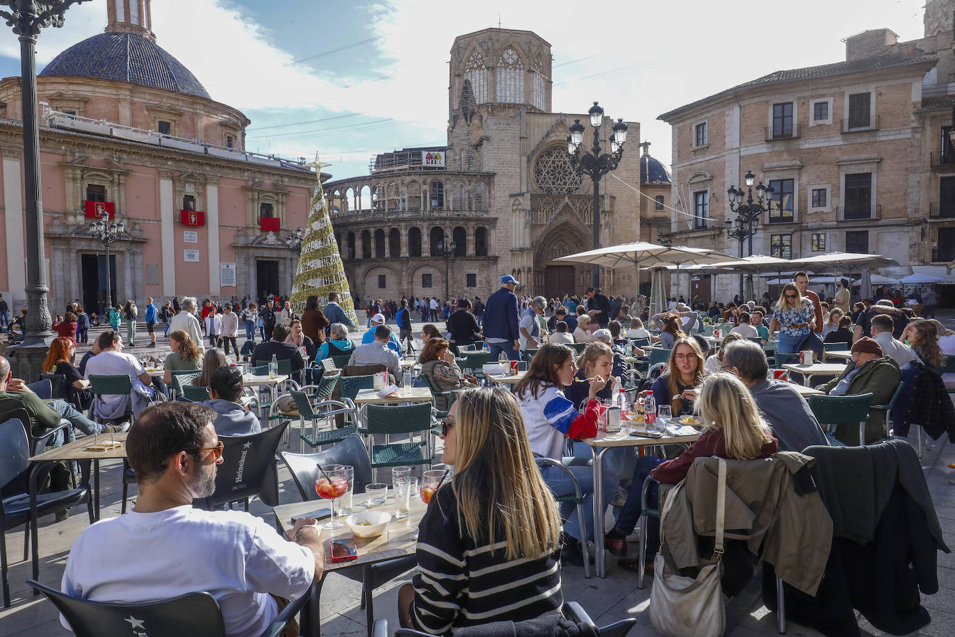 Fotos: El centro de Valencia, lleno en Navidad