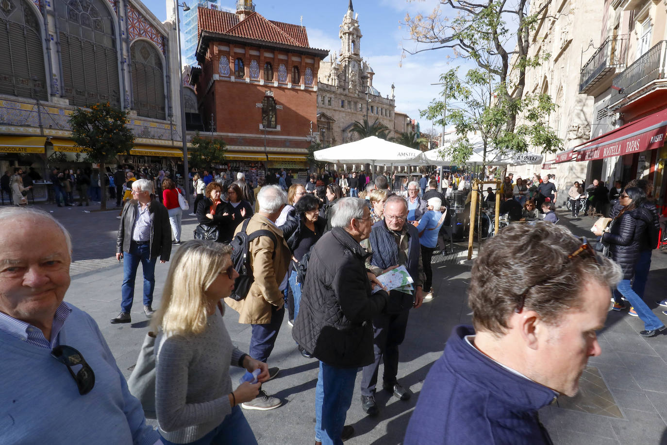 Fotos: El centro de Valencia, lleno en Navidad