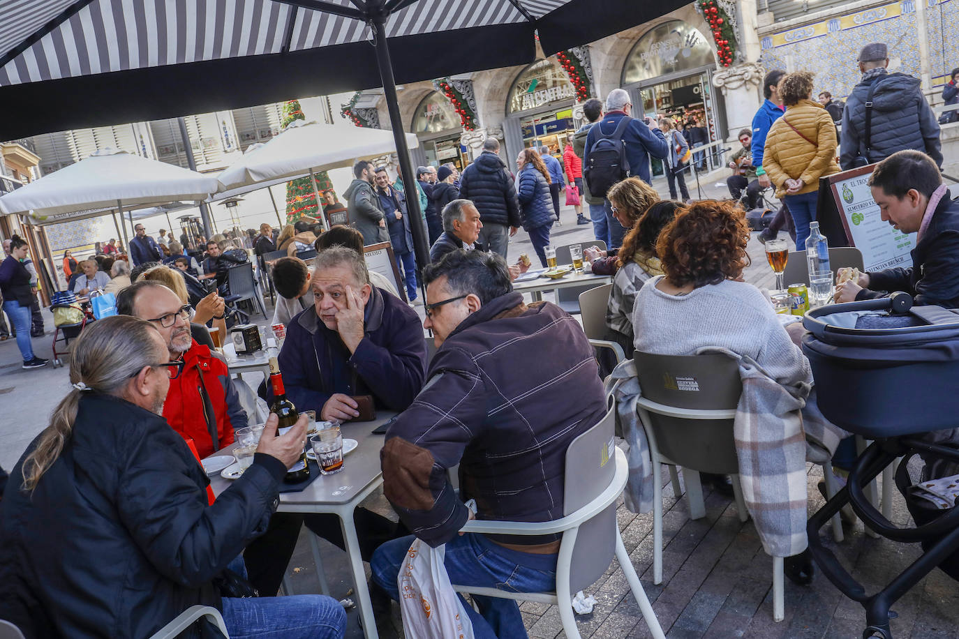 Fotos: El centro de Valencia, lleno en Navidad