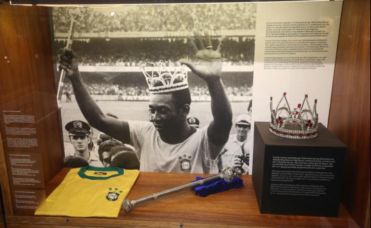 Altar dedicado a Pelé en el museo del Santos.