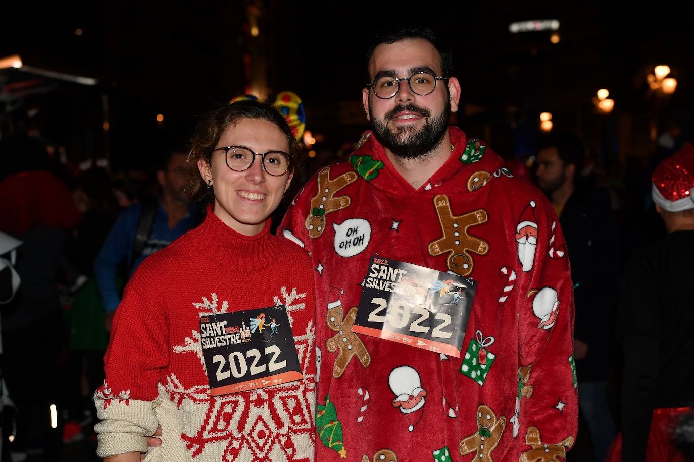 Miles de personas participan en la última carrera popular del año.