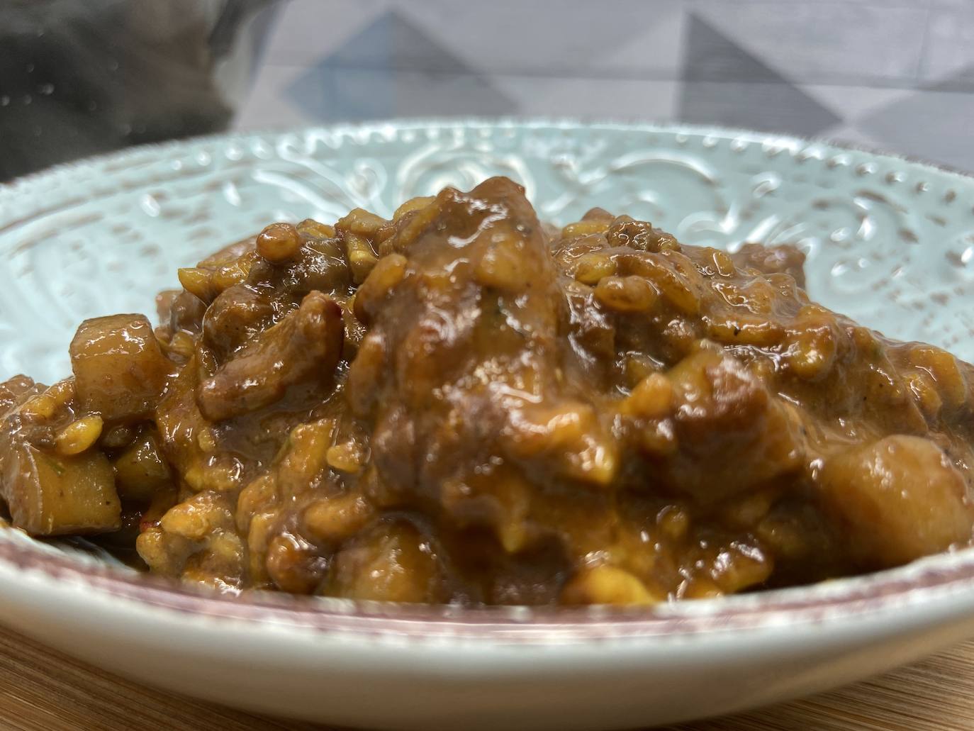 Meloso de gambones y alcachofas