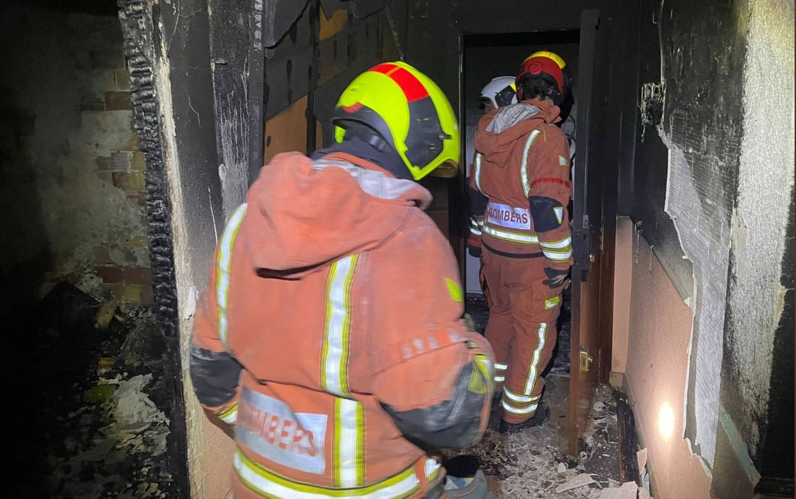 Siete heridos en el incendio en una vivienda de Torrent