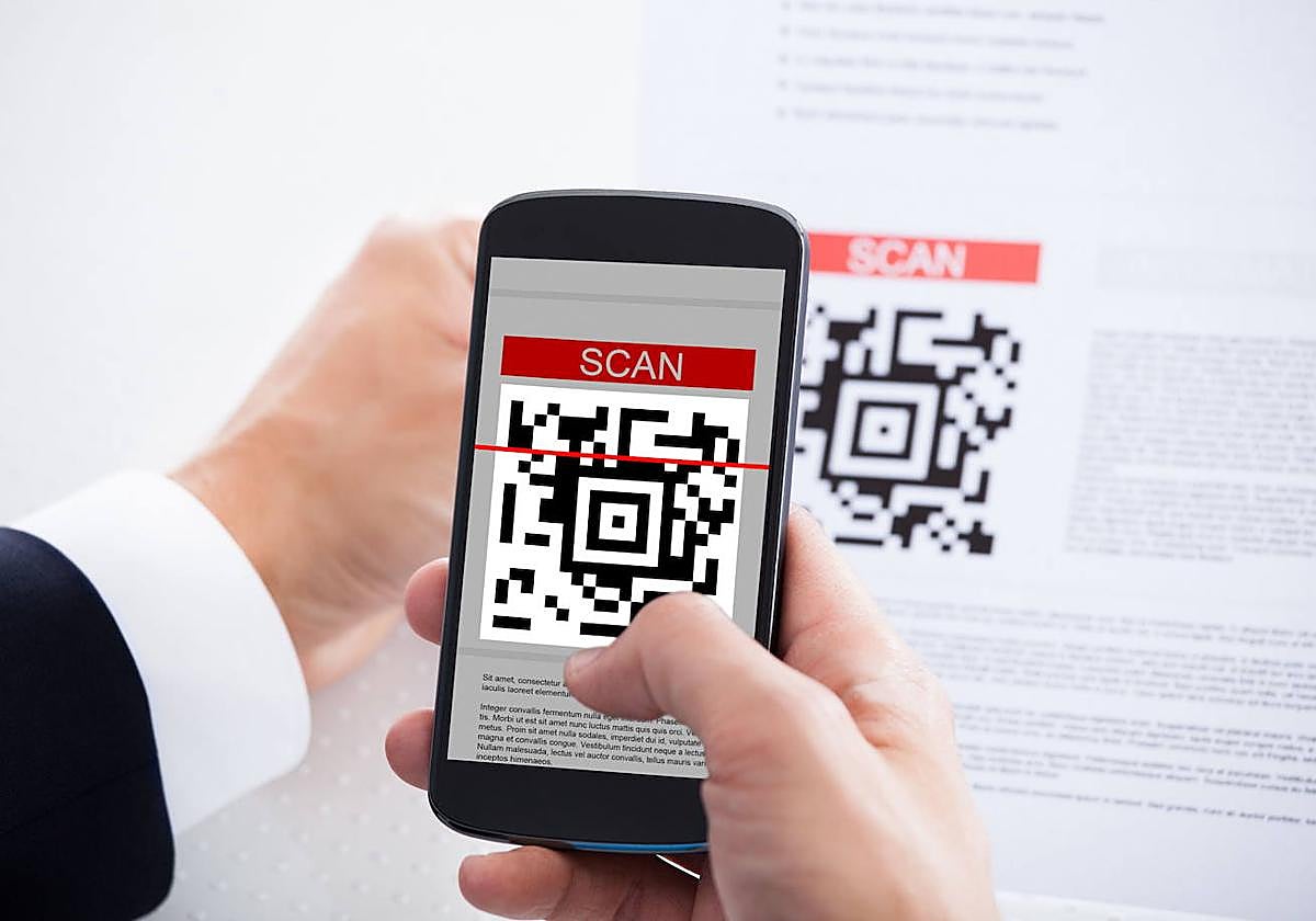Un teléfono móvil escaneando un código QR.