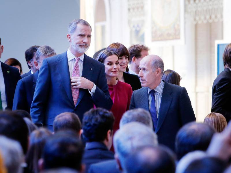 El favorecedor look rosa de la reina Letizia en Alicante