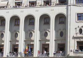 Balcones del Ateneo Mercantil, en la mascletà