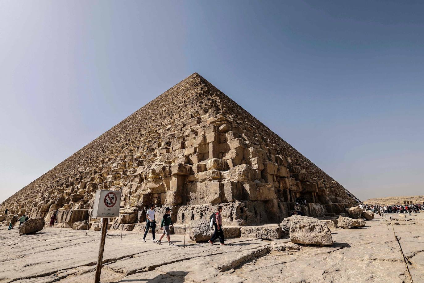 Descubren un pasillo oculto en el interior de la Gran Pirámide de Guiza