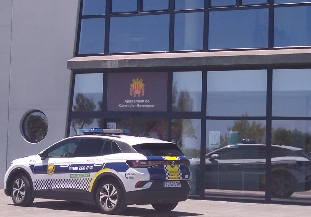 Imagen de archivo de un vehículo de la Policía Local de Canet d'en Berenguer.