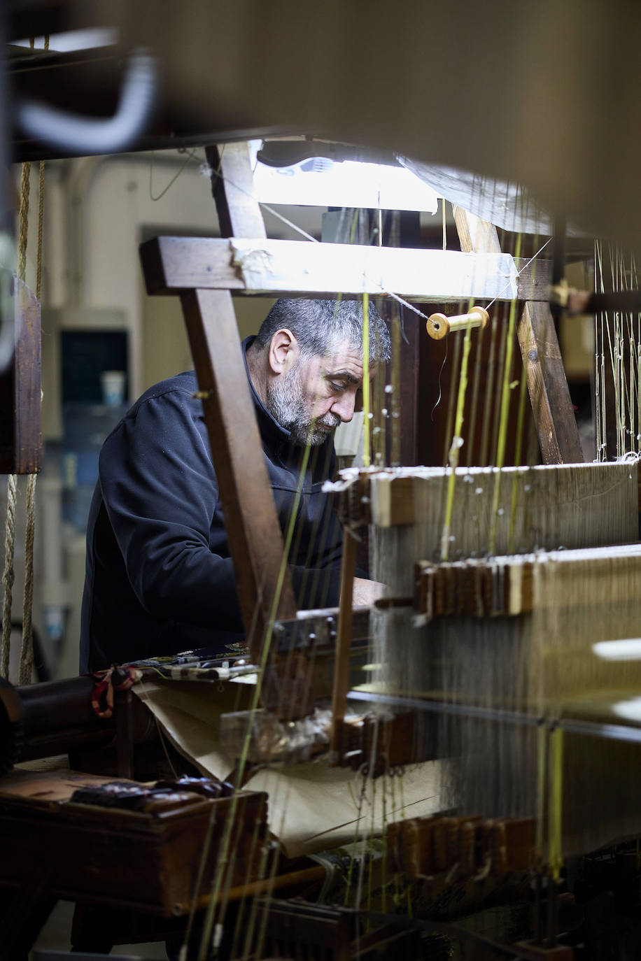 Un paseo por los talleres manuales de la Compañía Valenciana de la Seda