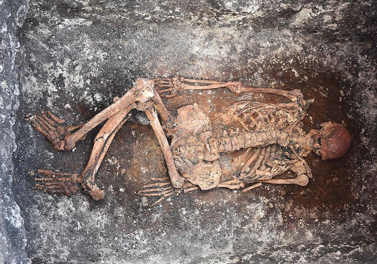 Esqueleto humano perteneciente a la cultura Yamnaya.