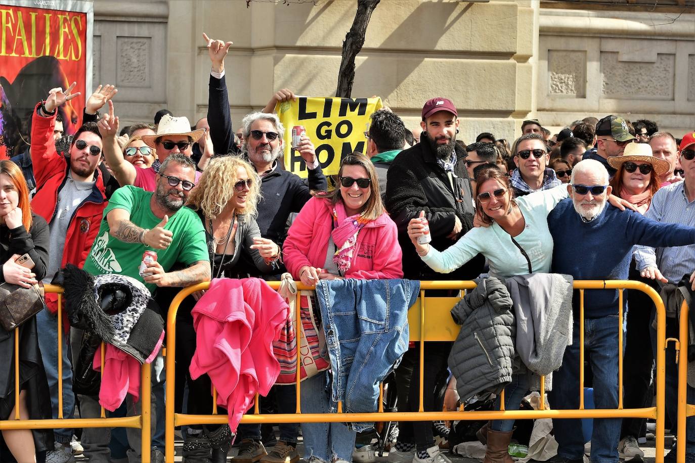 Búscate en la mascletà del domingo 5 de marzo