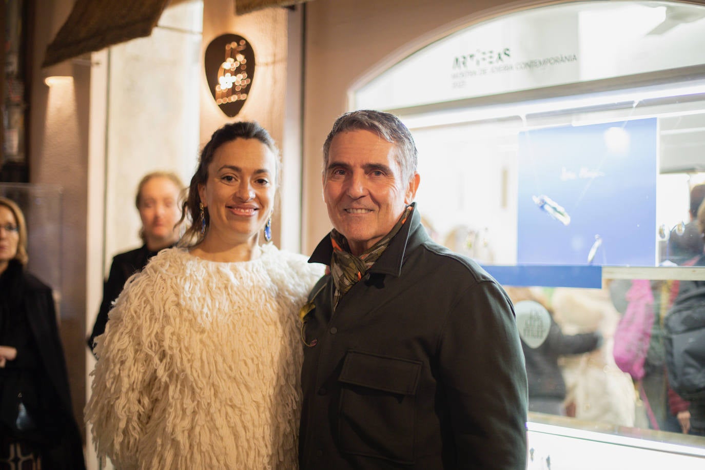 La galerista Bea Ruiz y el joyero José Marín.