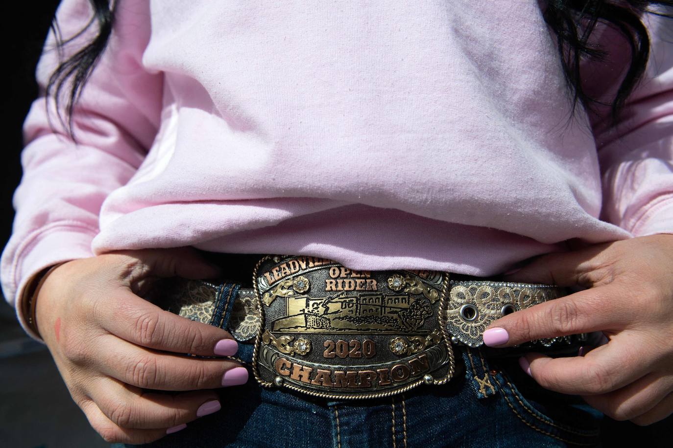 Skijoring: así es la loca carrera que fusiona los caballos, el esquí y el lejano Oeste