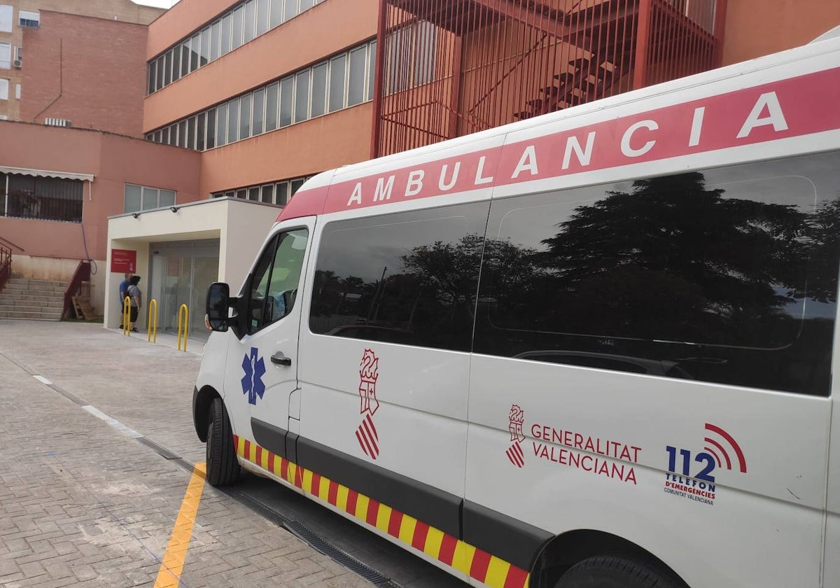 Exterior del hospital de Sagunto.