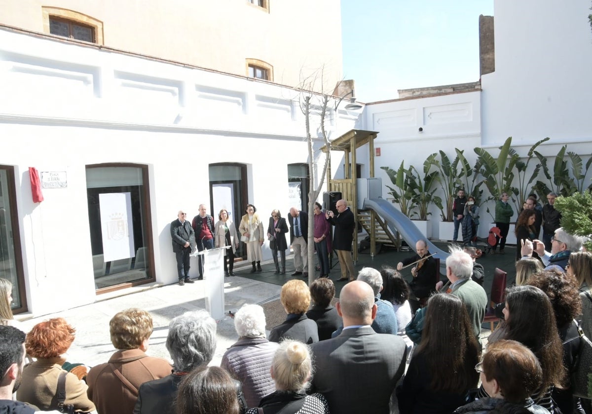 Momento del acto en recuerdo de Ramona Fernández.