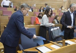 El presidente Puig, junto a la vicepresidenta Mas (Compromís) y el vicepresidente podemista Illueca.