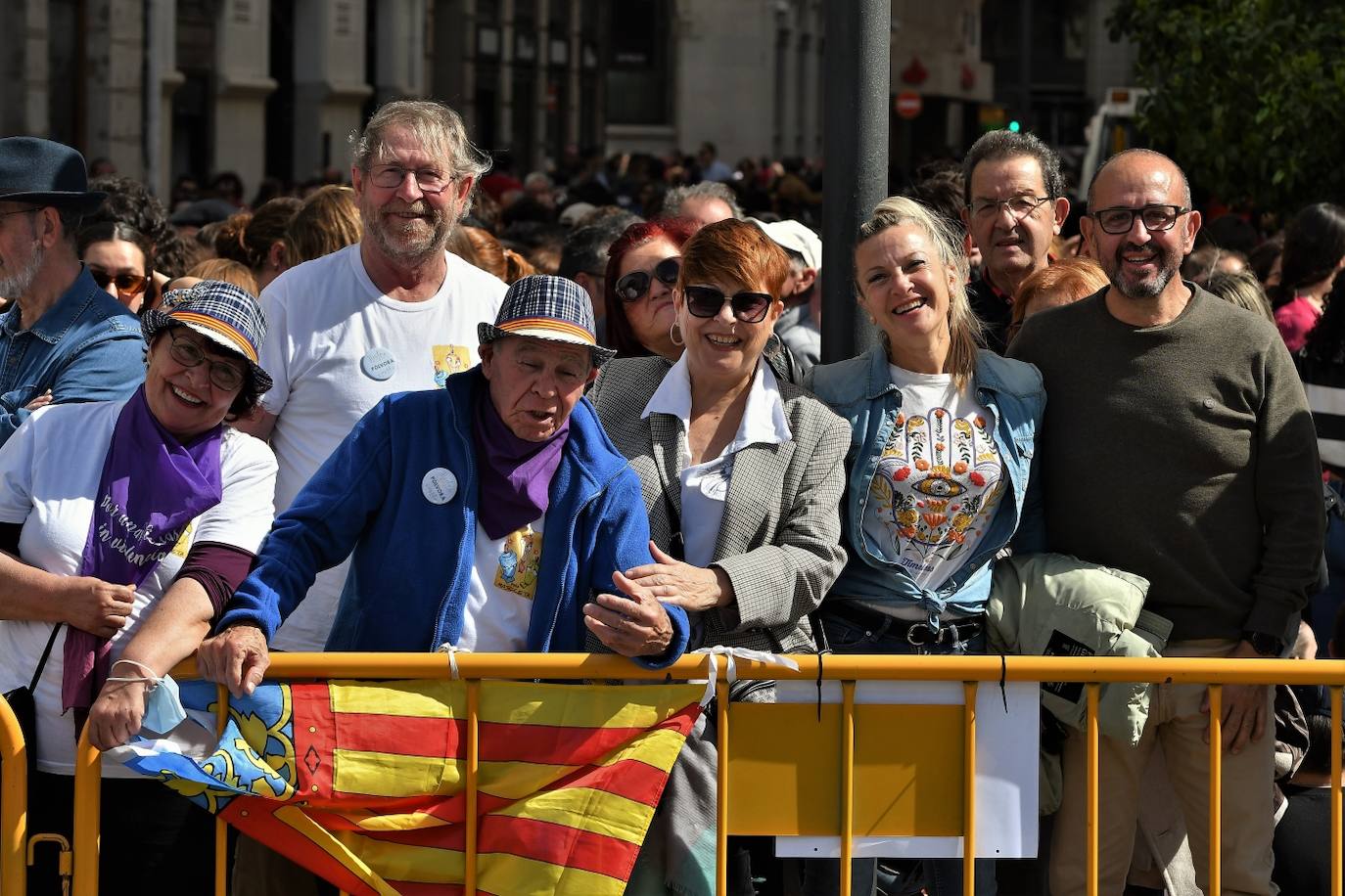 Búscate en la mascletà del 8 de marzo