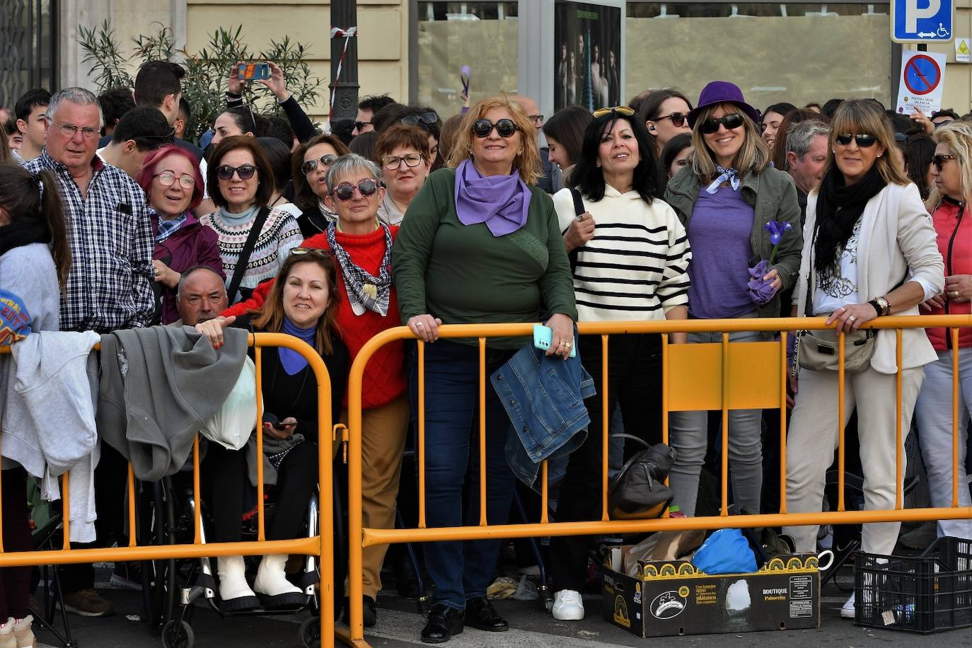 Búscate en la mascletà del 8 de marzo