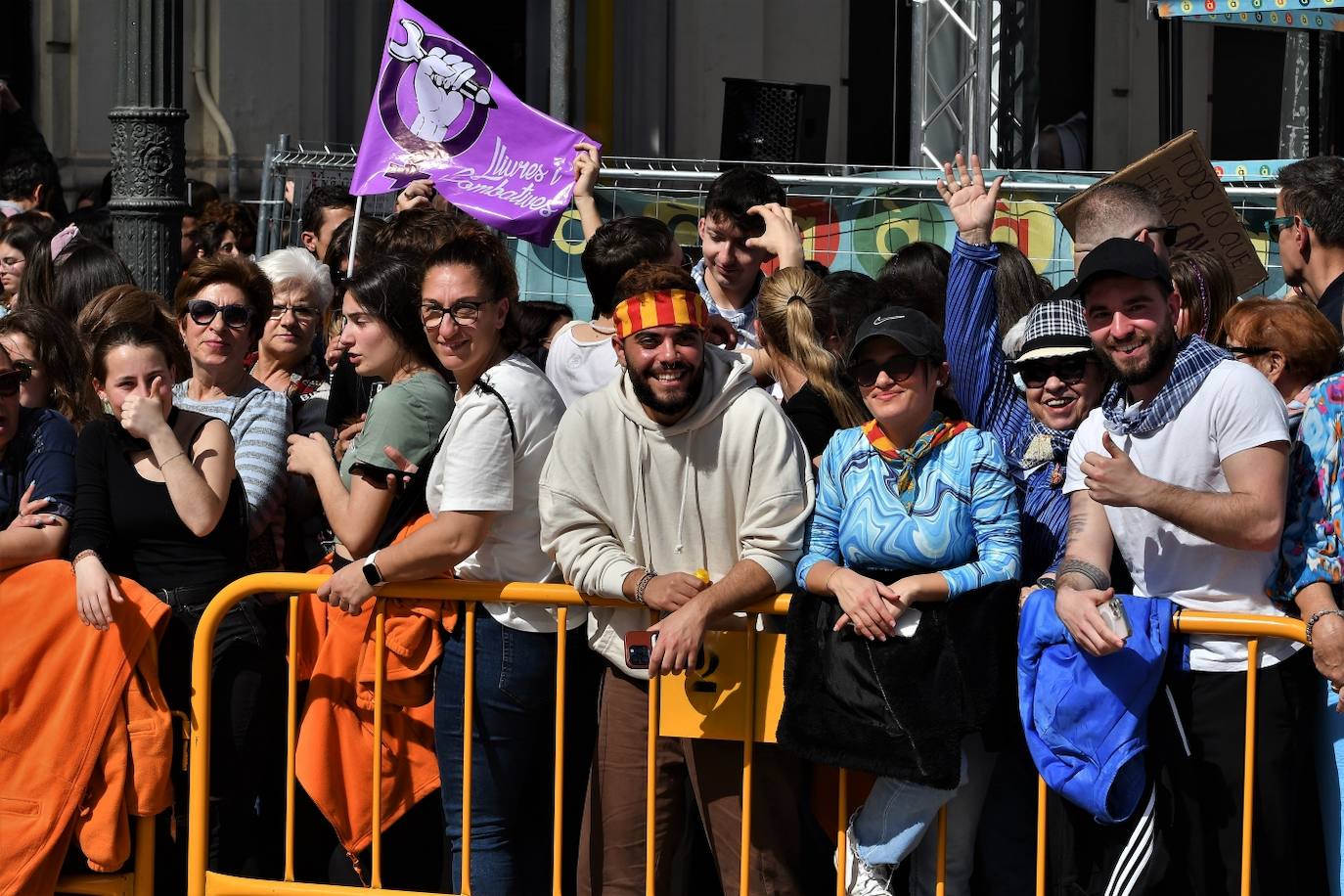 Búscate en la mascletà del 8 de marzo