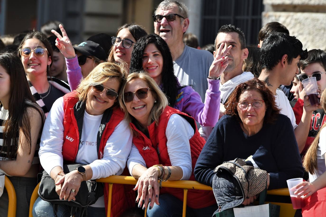 Búscate en la mascletà del 8 de marzo