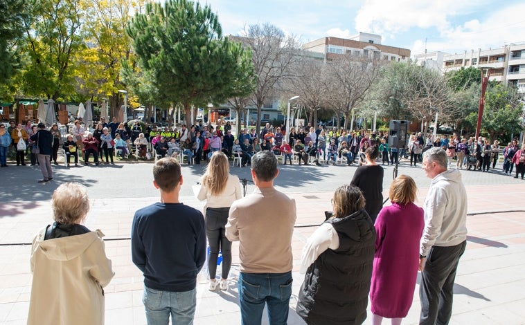 Imagen principal - Concentraciones en Almussafes, Turís y Sueca.