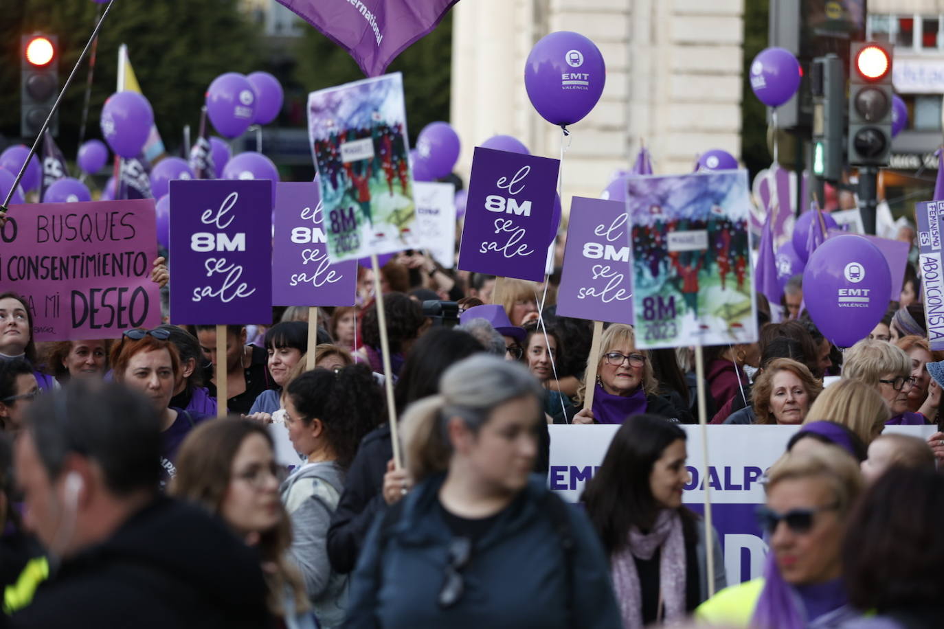 Las calles de Valencia se llenan con la manifestación del 8-M