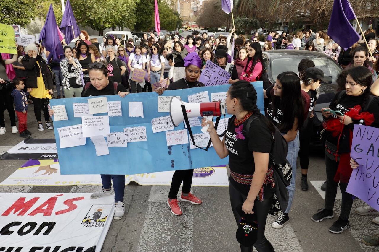 Las calles de Valencia se llenan con la manifestación del 8-M