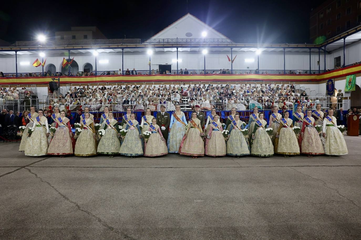 Homenaje de las Fuerzas Armadas a las falleras mayores de Valencia 2023